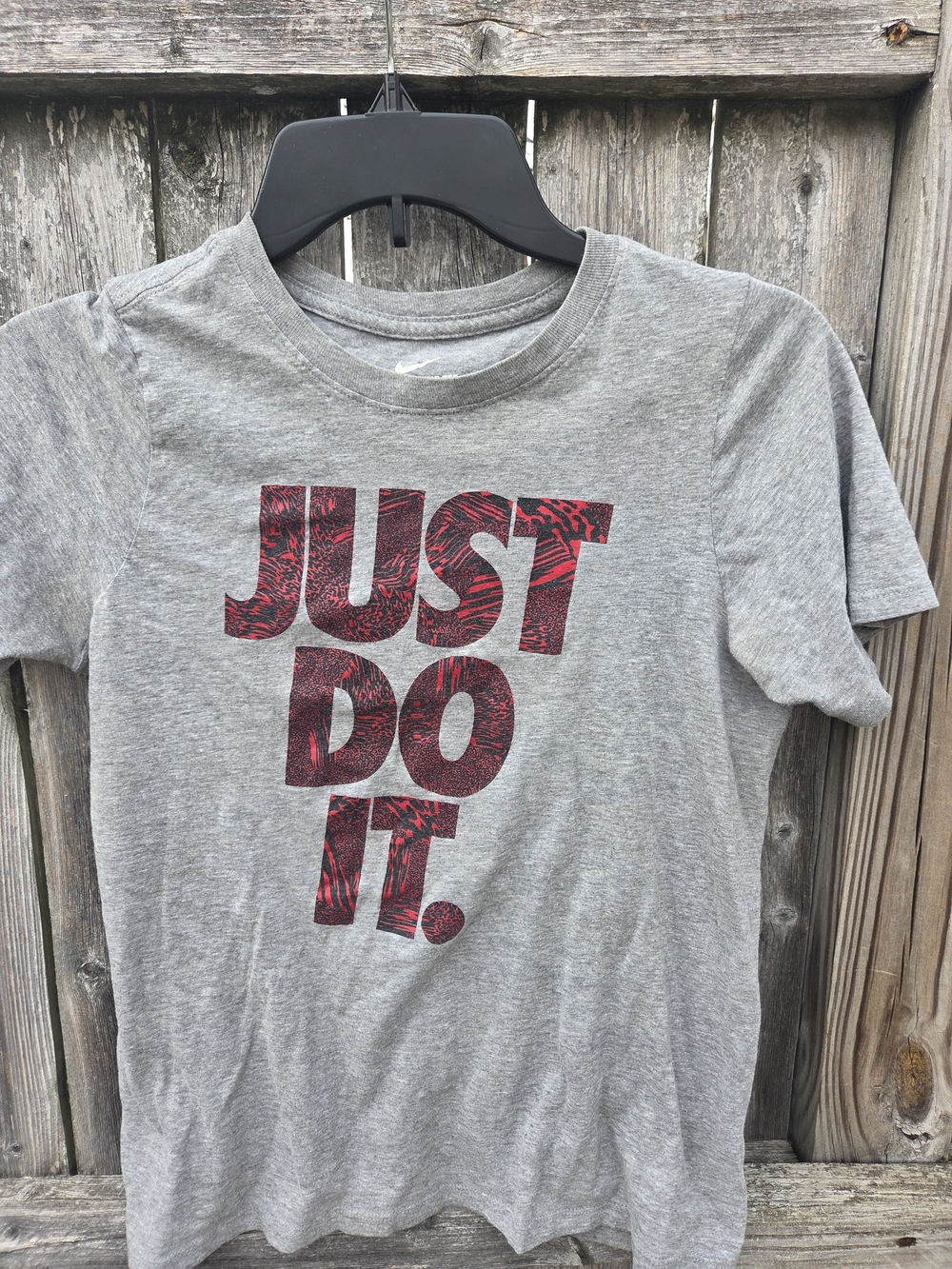 Nike Kids' Gray 'Just Do It.' Graphic Tee - Red Print